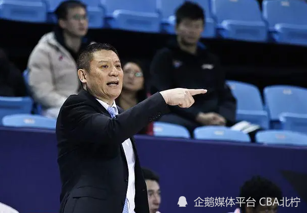 关于上海海港内部会议纪要流出：清晨官宣签约；CBA季后赛使命明确；轮换策略成焦点的信息