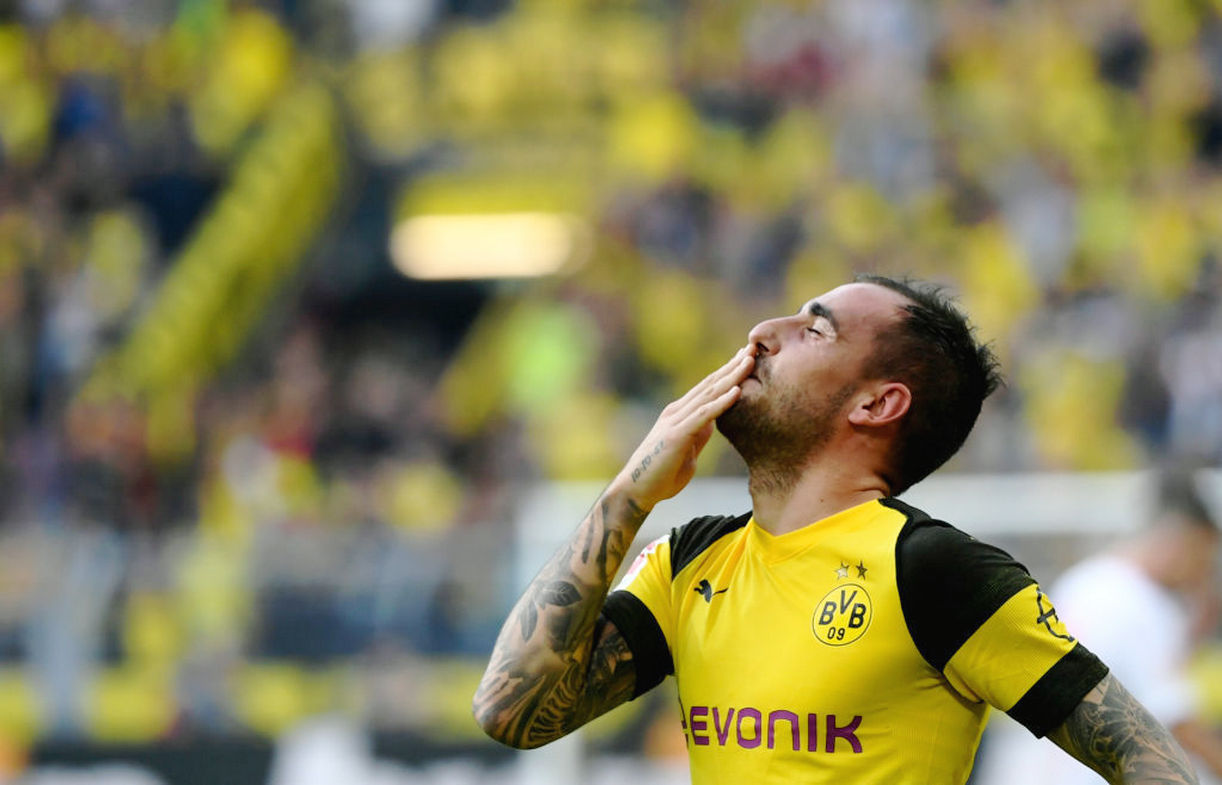 九游体育娱乐-新奥尔良鹈鹕迎德甲关键赛；今夜队长鼓劲；媒体盛赞；年轻球员得到机会(新奥尔良鹈鹕队vs萨克拉)